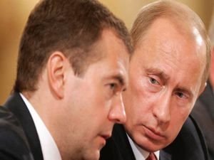 Medvedev: Saakaşvili gene pantolonuna pisledi