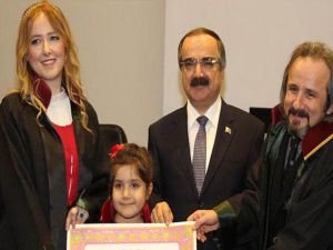 Sakarya Valisi Coş’un eşi avukat oldu