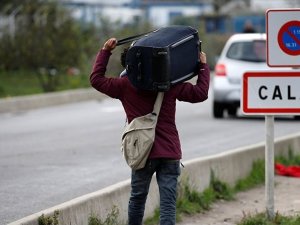 Fransız siyasetçi: Calais'teki İngiliz sınırını kapatacak