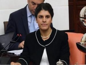 HDP'li Dilek Öcalan gözaltına alındı