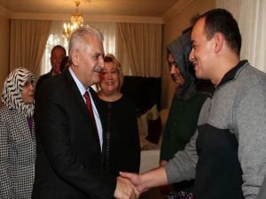 Başbakan Binali Yıldırım'dan ev ziyareti
