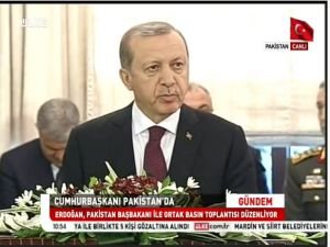 Cumhurbaşkanı Erdoğan Pakistan'da Şerif ile basın toplantısında konuşuyor