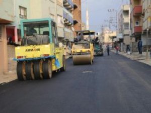 Asfalt serim ve parke taşı döşeme çalışmaları devam ediyor