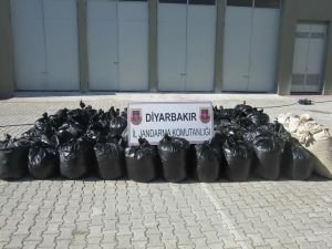 Diyarbakır’da 2 ton esrar ele geçirildi