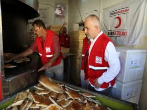 Kızılay Musul’da her gün 5 bin kişiye sıcak ekmek çıkarıyor