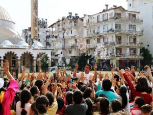 ‘Şeker Portakalı’ çocukları eğlendiriyor