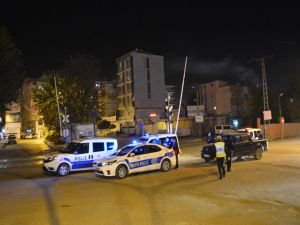 Batman'da şüpheli araç polisleri alarma geçirdi!