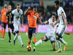 Başakşehir 90'da zirveye!