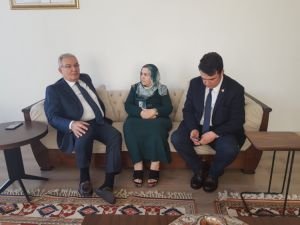 Deniz Baykal Ahmet Türk'ün eşiyle görüştü