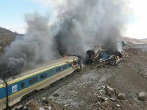 İran’da feci  tren kazası: 36 ölü