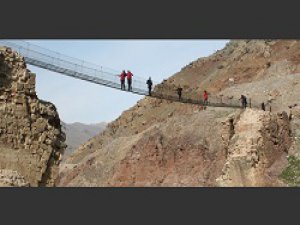 10 köyün ulaşımını sağlayan köprü onarılmayı bekliyor