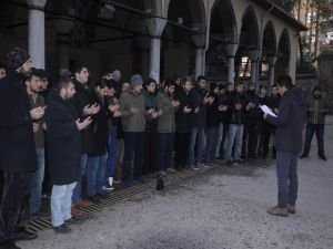 Kocaeli’nde gençlerden Halep ve Arakan için dua