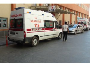 3 yaşındaki çocuğa araba çarpıp kaçtı!