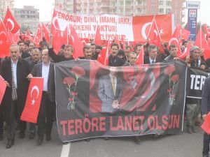 Derik’te Bombalı saldırılar protesto edildi