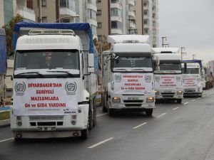 Diyarbakır’dan Halep halkına 8 TIR yardım