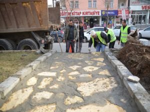 Atatürk Bulvarına yaya geçidi açıldı