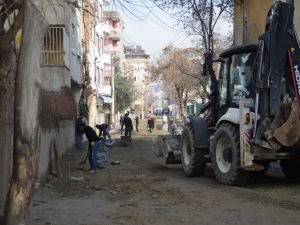 Cumhuriyet Mahallesinde parke çalışmaları