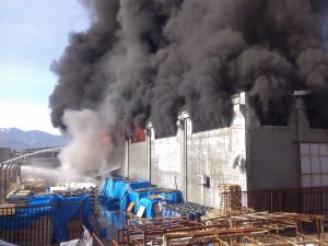 Kahramanmaraş izolasyon fabrikasında yangın