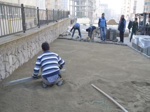 Sedat Özevin Caddesinde parke çalışmaları