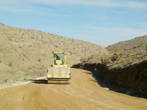 Mardin'de kırsal kesimde yol çalışması