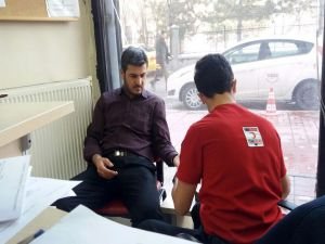 HÜDA PAR Van Gençlik Kollarından kan bağışı