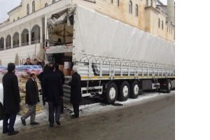 Halep için toplanan yardımlar gönderildi