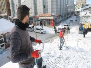 Ekmeklerini kardan çıkartıyorlar