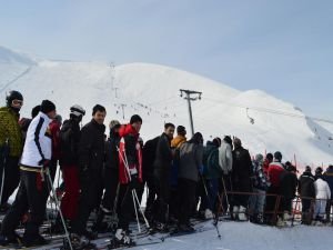 Hafta sonunda kayak merkezlerine akın