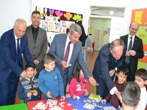 Mardin'de öğrencilere süt dağıtımı