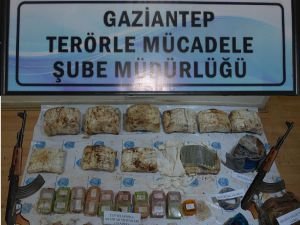 150 kilo patlayıcıyla yakalandılar