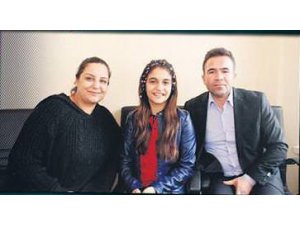 14 yaşındaki kız, okula gidiorum diye evden kaçtı