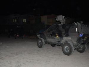 Batman'da okula bombalı saldırı