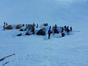 AKUT Arama Kurtarma Derneği Gönüllüleri Kış Dağcılığı eğitiminde