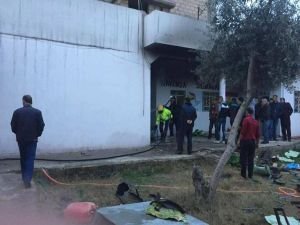 PYD Kürt partilerin binalarını ateşe verdi