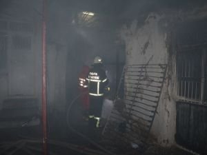 Yangın evi küle çevirdi