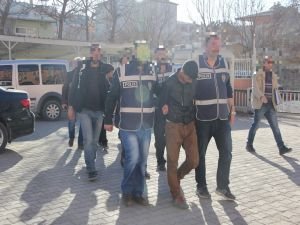 Iğdır'da motosiklet hırsızları yakalandı