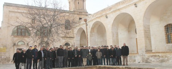 Gençler meleklerin şahit olduğu namazda buluştu