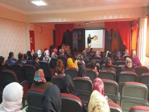 Sağlıklı beslenme seminerleri devam ediyor