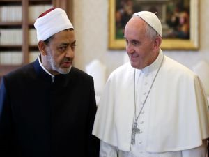 Papa Francesco "dinler arası diyalog" için Mısır'a gidiyor