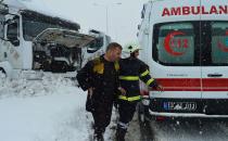 Bitlis’te yoğun kar birçok kazayı beraberinde getirdi