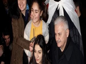 Başbakan Yıldırım'dan, Sivas’ta 15 Temmuz şehidi ailesine ziyaret