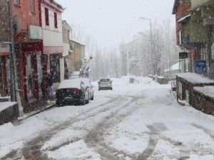 Karlıova’da yoğun kar yağışı