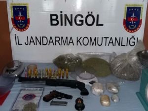 Bingöl'de uyuşturucu satıcılarına jandarma'dan operasyon