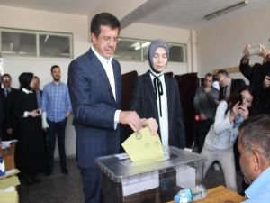 Bakan Zeybekci oyunu kullandı