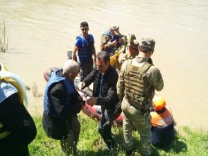 Seçmenler botlarla taşındı