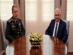 Başbakan Yıldırım, Akar’ı kabul etti