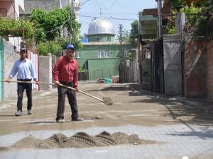 Yol yapım ve bakım çalışmaları devam ediyor