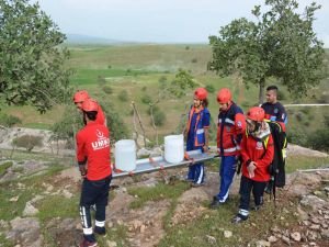 UMKE ekibine doğa koşullarında hastaya müdahale eğitimi