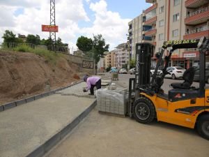 Belde Mahallesinde kaldırım çalışması