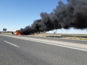 Yolcu minibüsü aniden alev aldı